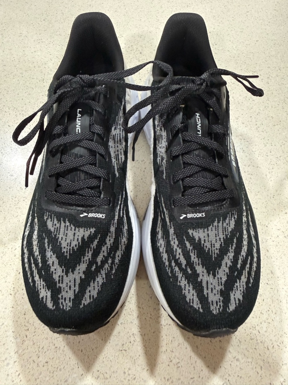 Brooks Launch Men's Black & Gray Knit Running Shoes